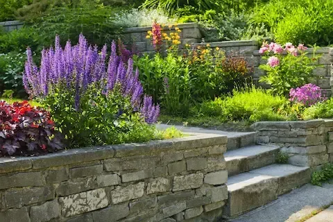 Stone retaining wall built by Oregon City Concrete & Paving in Oregon City, OR.