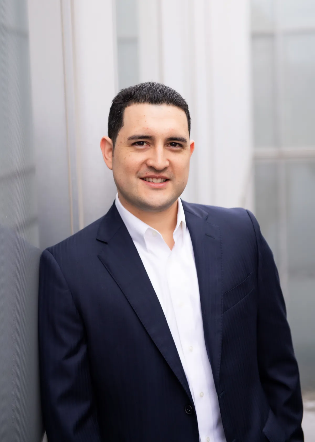 Johan Alvarez, Bilingual Branch Manager and Mortgage Expert at Neighborhood Loans