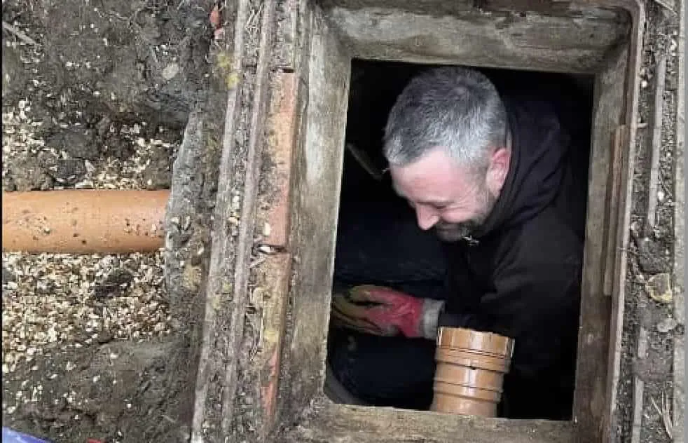 1st Call Drainage company van providing blocked drains services in Bournemouth, displaying contact information and professional branding