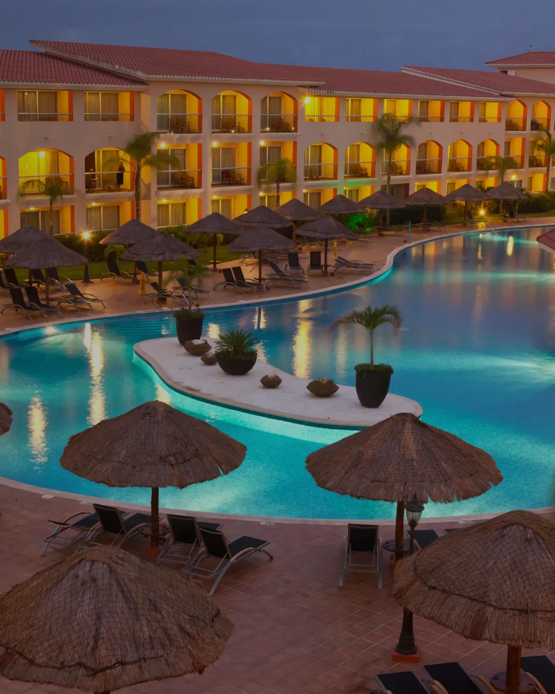 Business Launch Flyer – Shakeithá Lewis