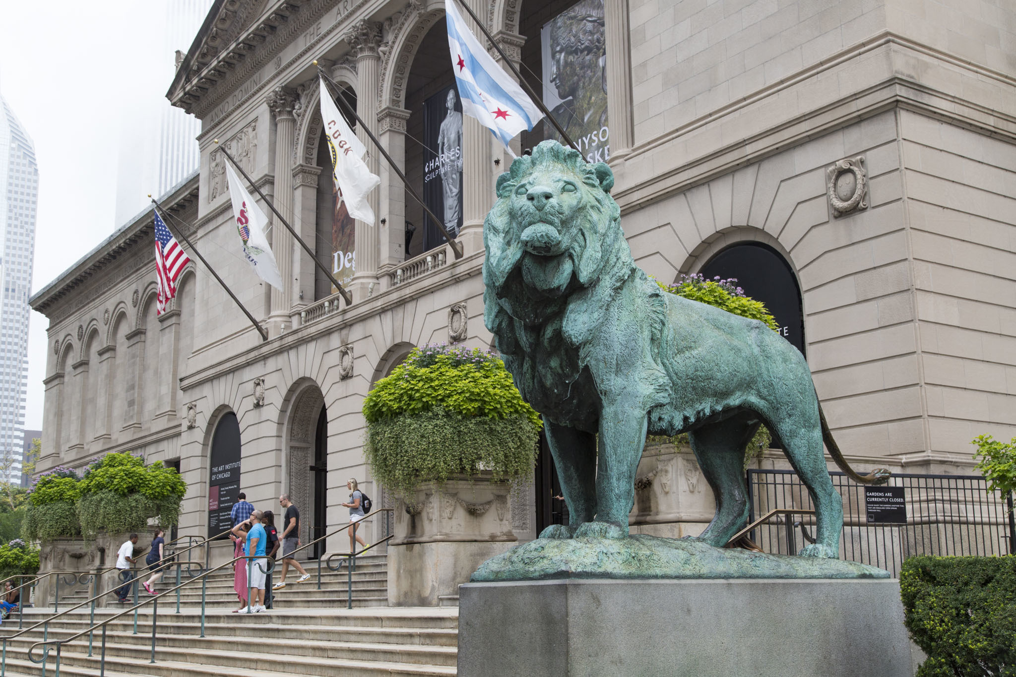 The Art Institute of Chicago 🎨🏙️ – A Must-Visit Masterpiece in the Heart of Downtown Chicago