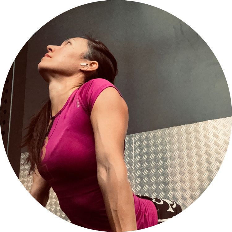 Kalina holding a dumbell