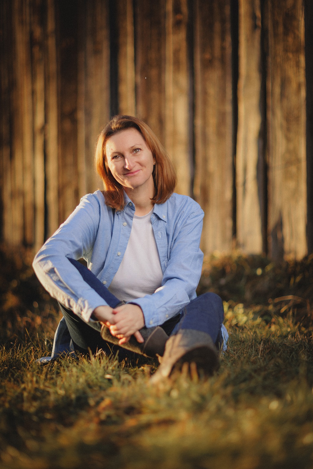Porträt von Melanie Siegele in alpiner Berglandschaft