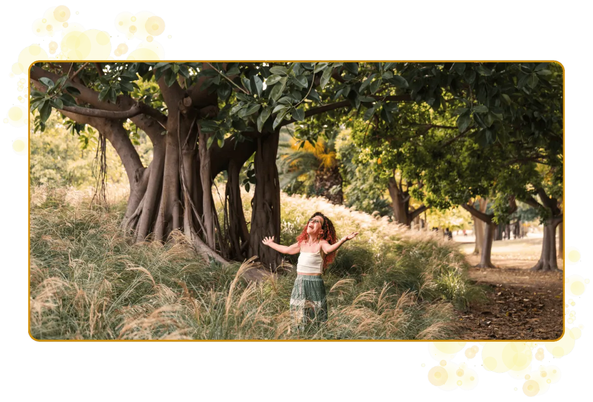 Kvinne i all sin kraft blant magien, energien og kraften av moder jord, moder gaia.