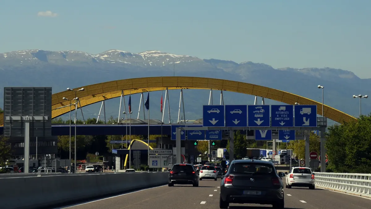 Poste frontière autoroutier de Bardonnex, à l'entrée du canton de Genève