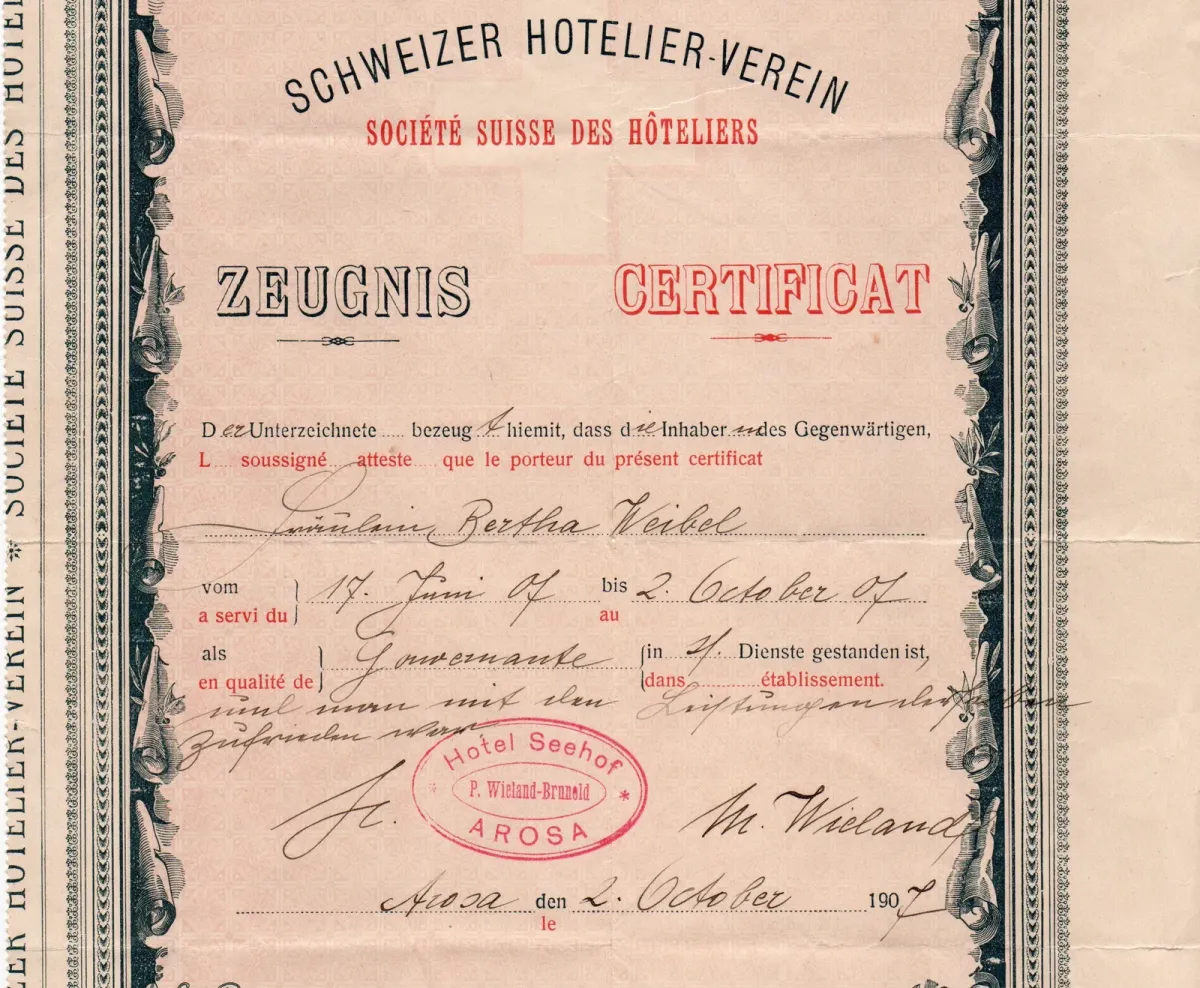 Certificat de travail bilingue de la Société suisse des hôteliers, délivré à Arosa en 1907