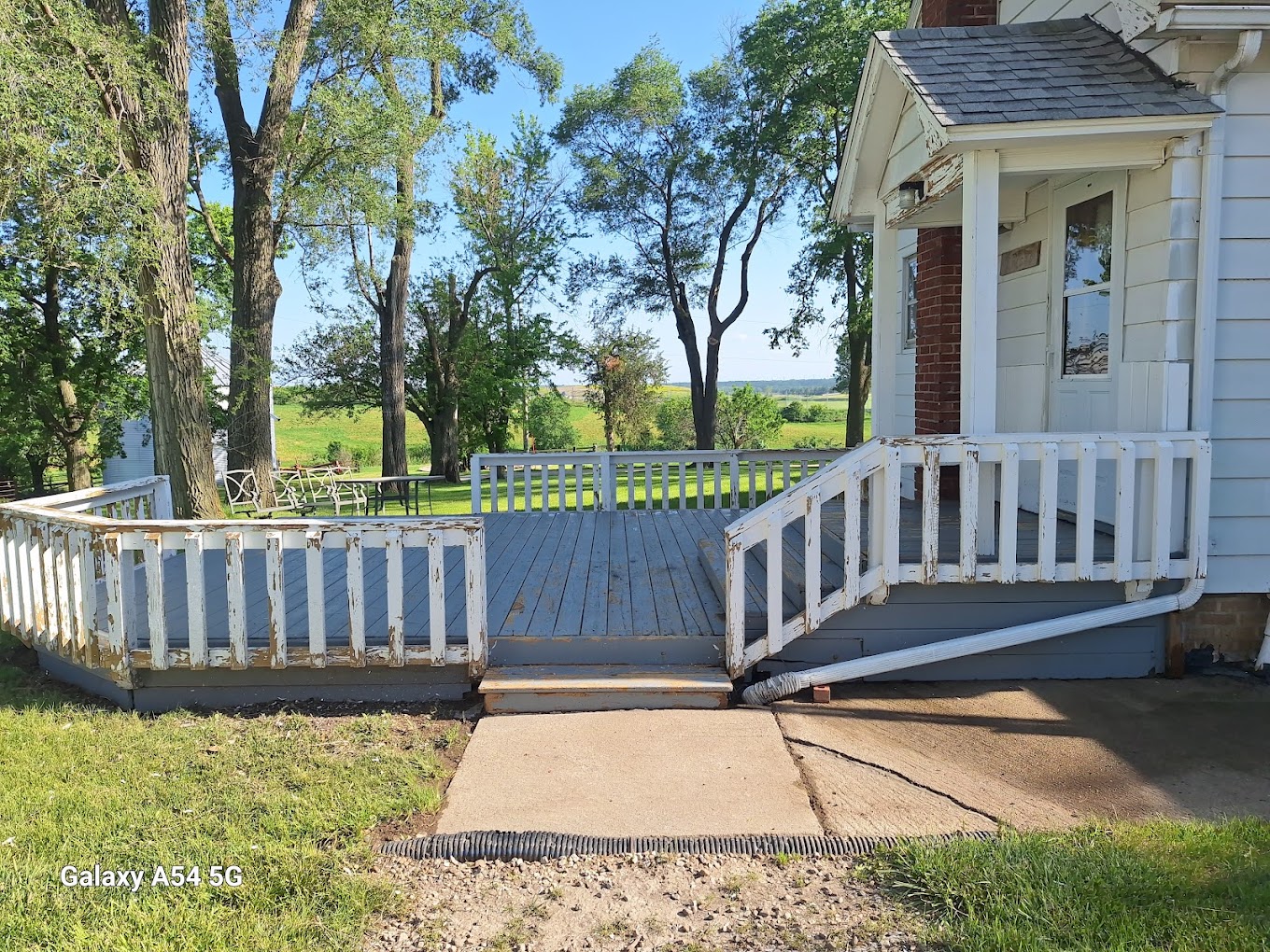 Deck and fence painting