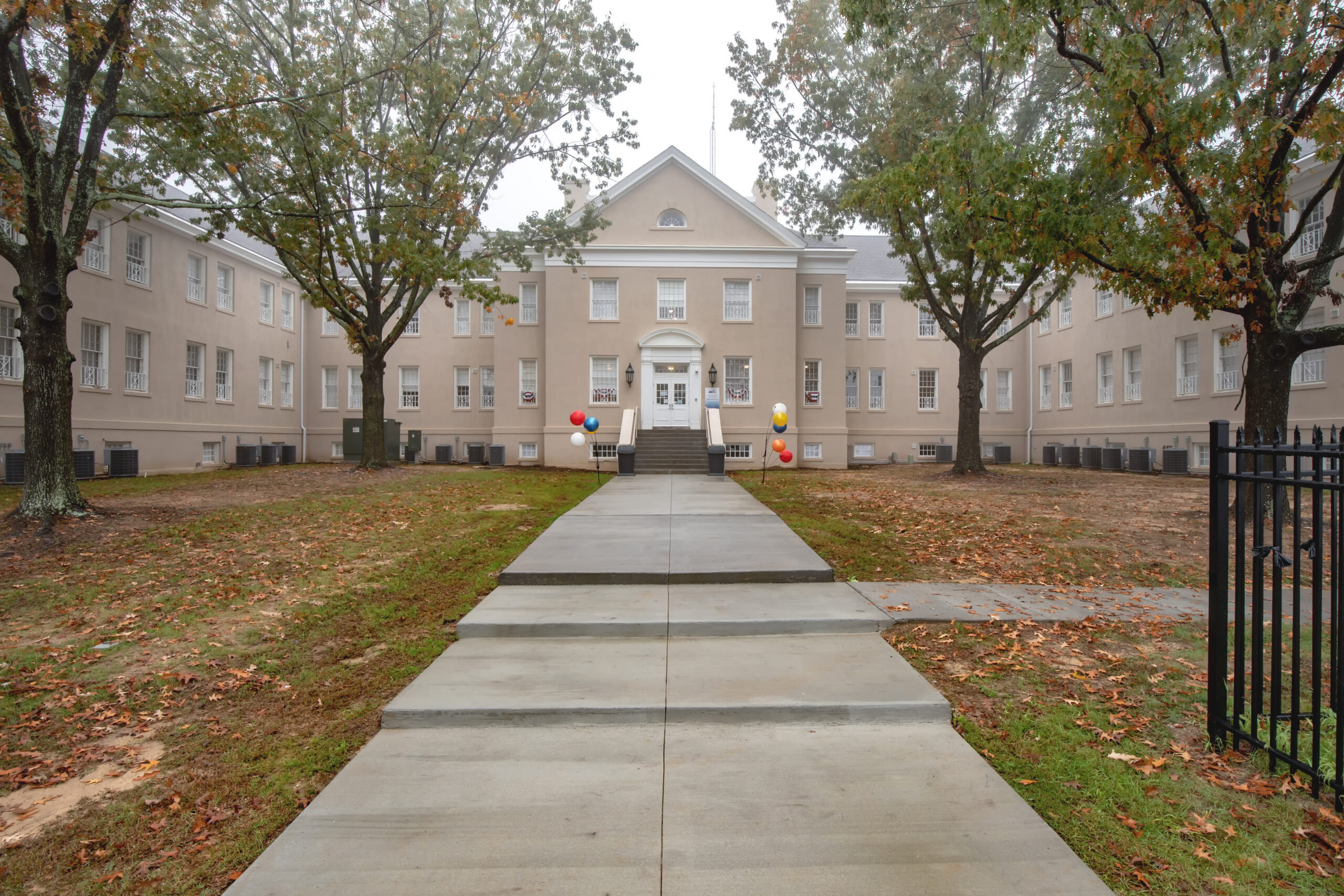 Augusta Concrete Pros builds and installs walkways.