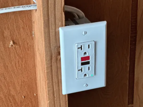 Outlets and Switches in Seaside