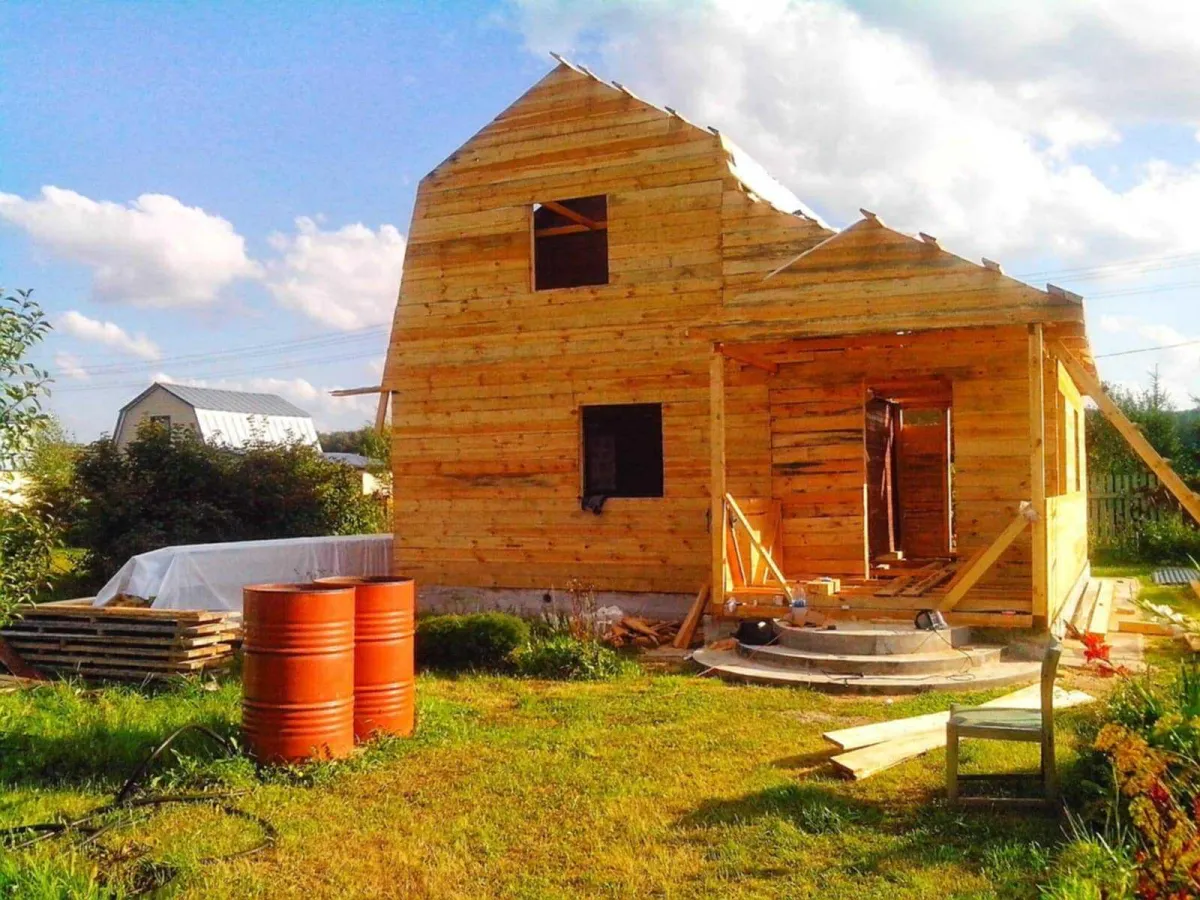 Bádogozás részlet, precíz illesztések, fém csatorna