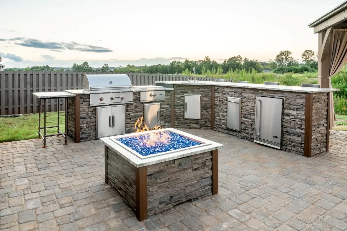 Outdoor Kitchen