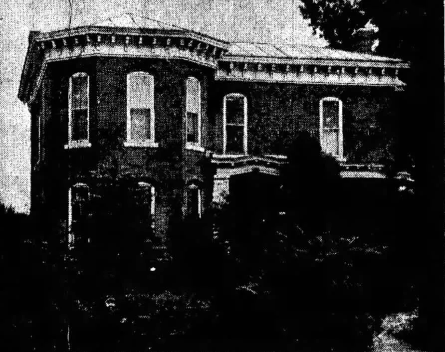 The Templin Mansion which once stood at the sight of the current Washington Plaza in Alton.
