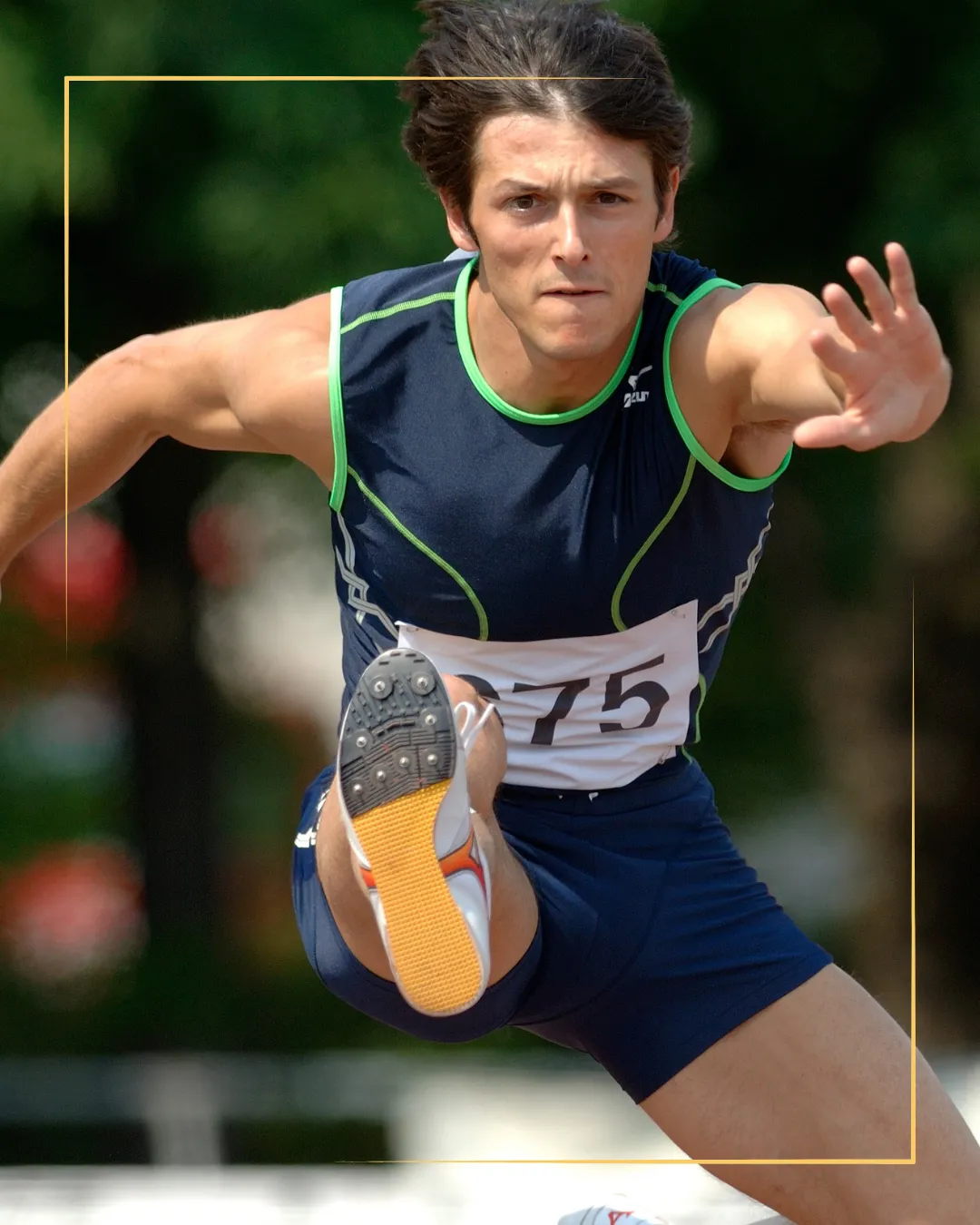 High performance track athlete racing smoothly because of his 1 on 1 mental performance coaching