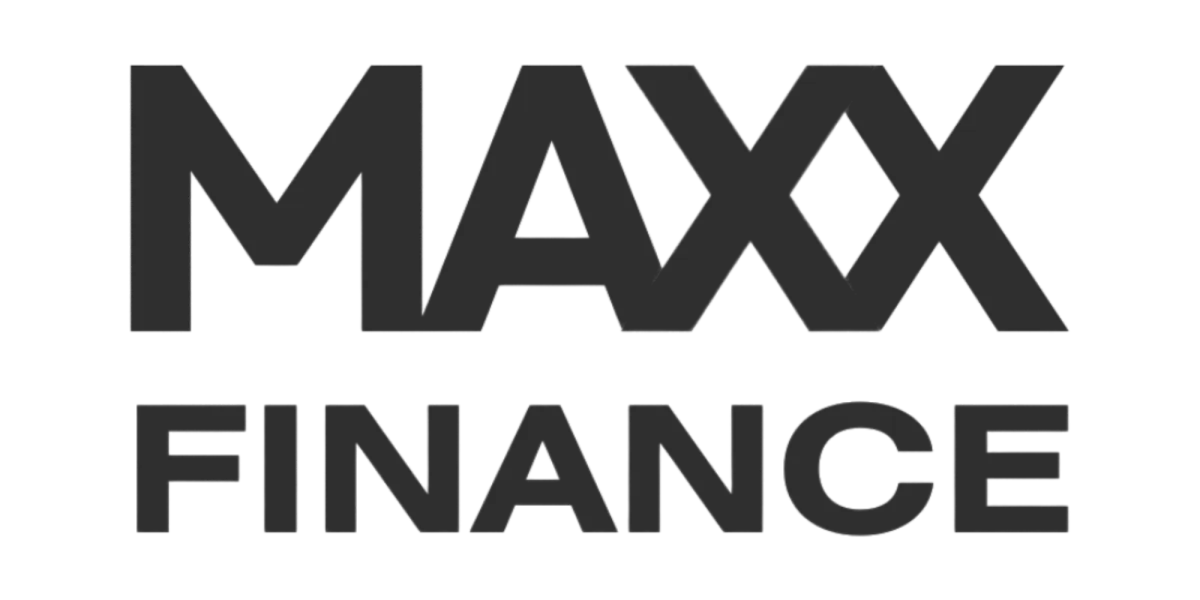 logo maxxfinance x agence ONE.