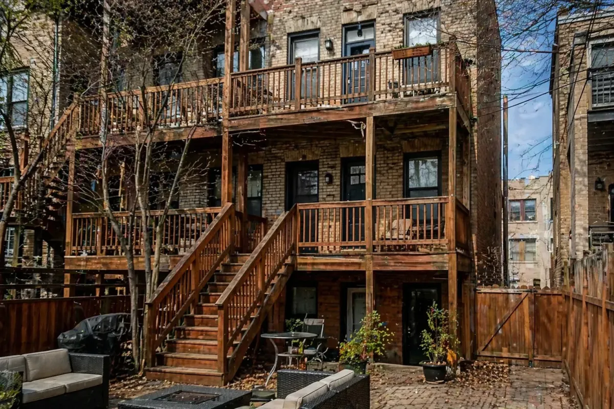 Commercial Deck Cleaning in Chicago: What Condos & Apartment Buildings Actually Need