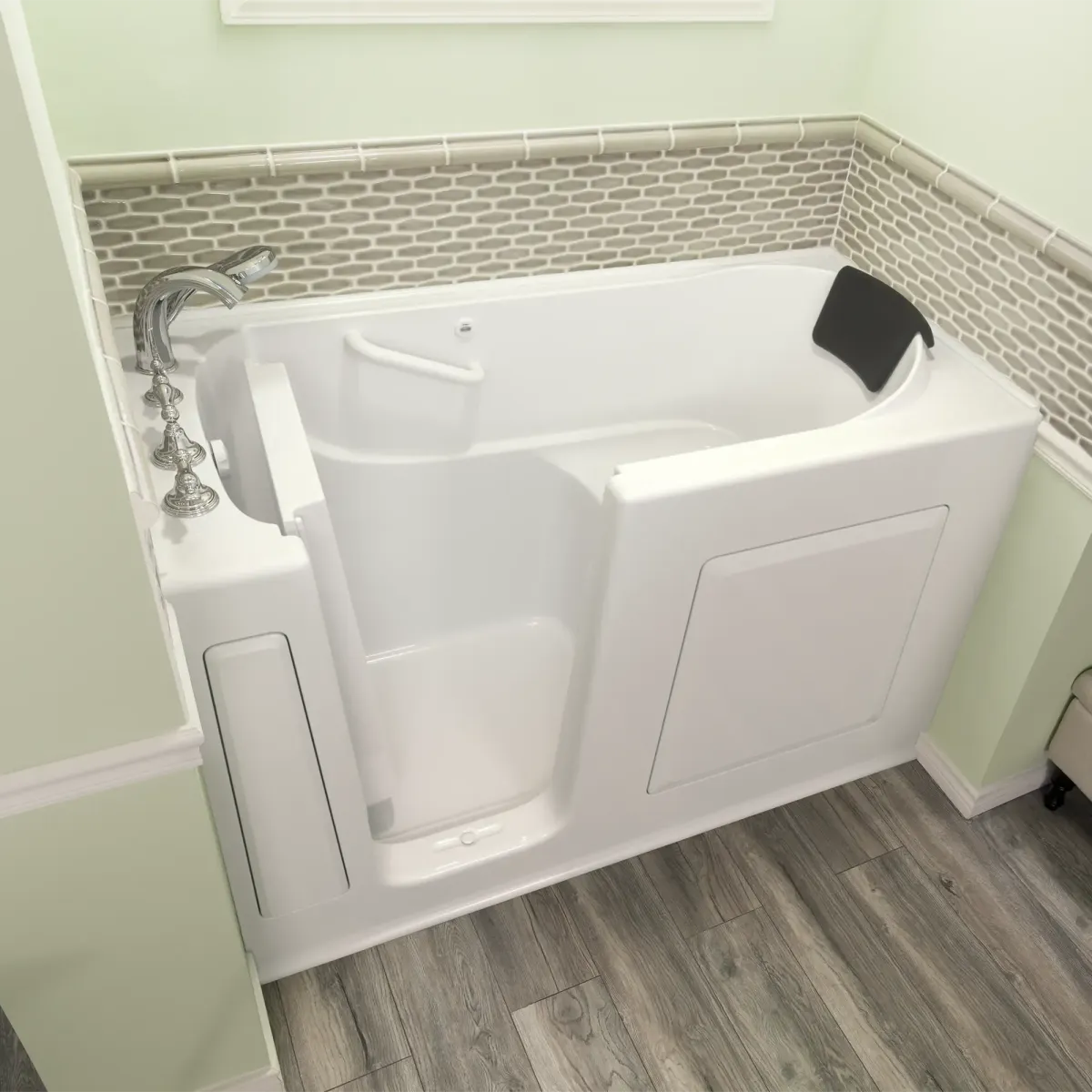 Walk-in bathtub installation in Detroit