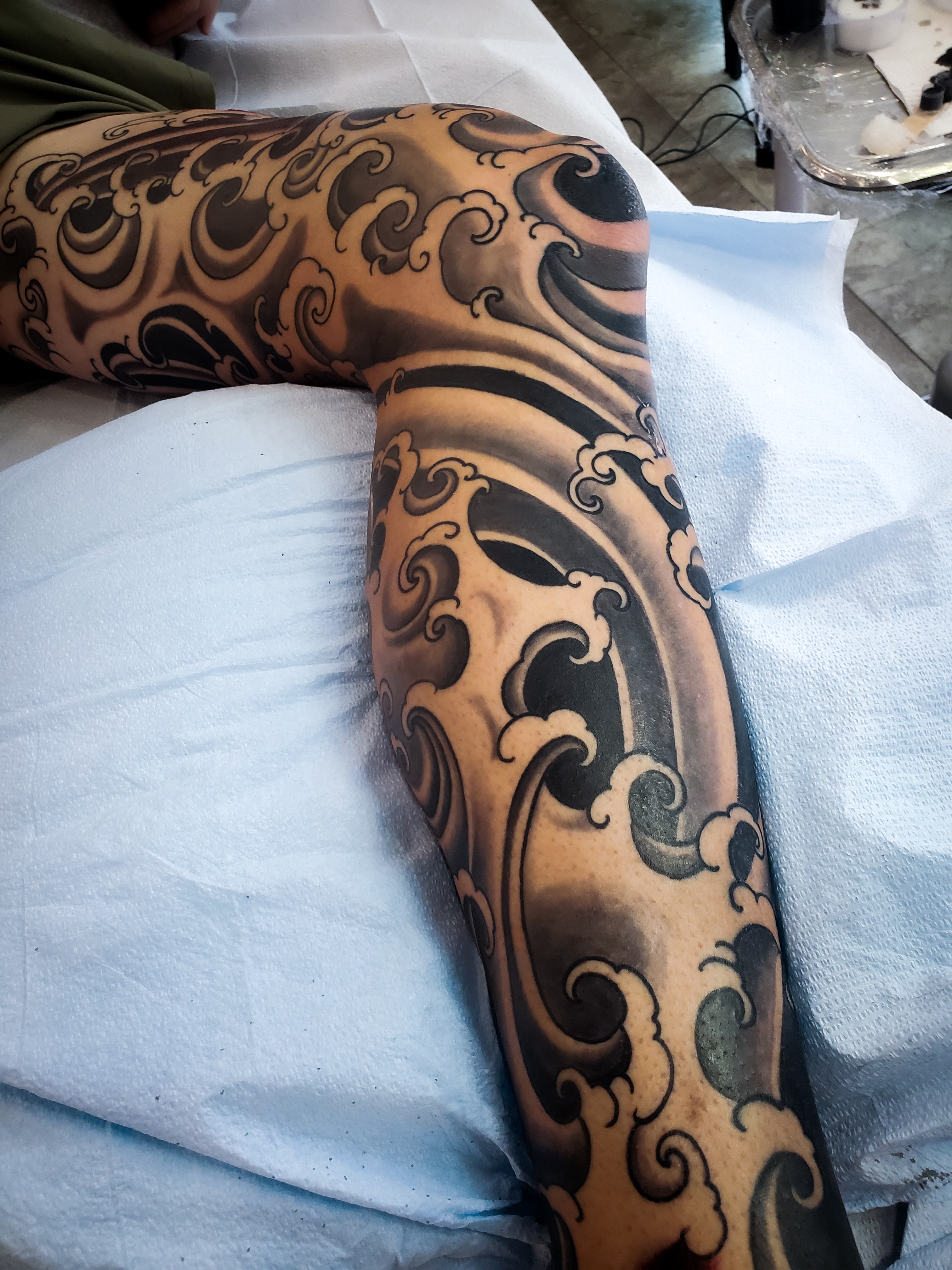 japanese finger waves leg sleeve