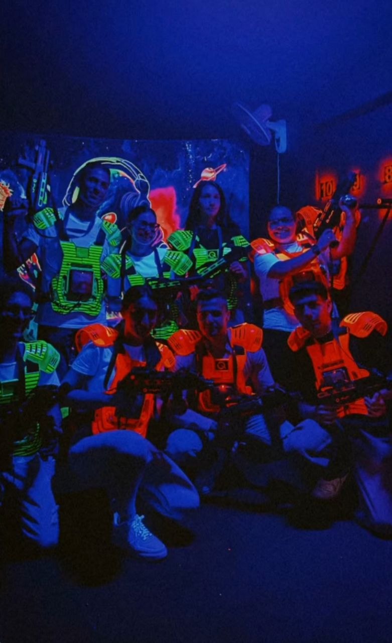 Festa per adulti con vibe da club esclusivo