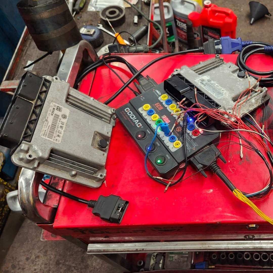 ECU data cloning and programming workstation with cables attached
