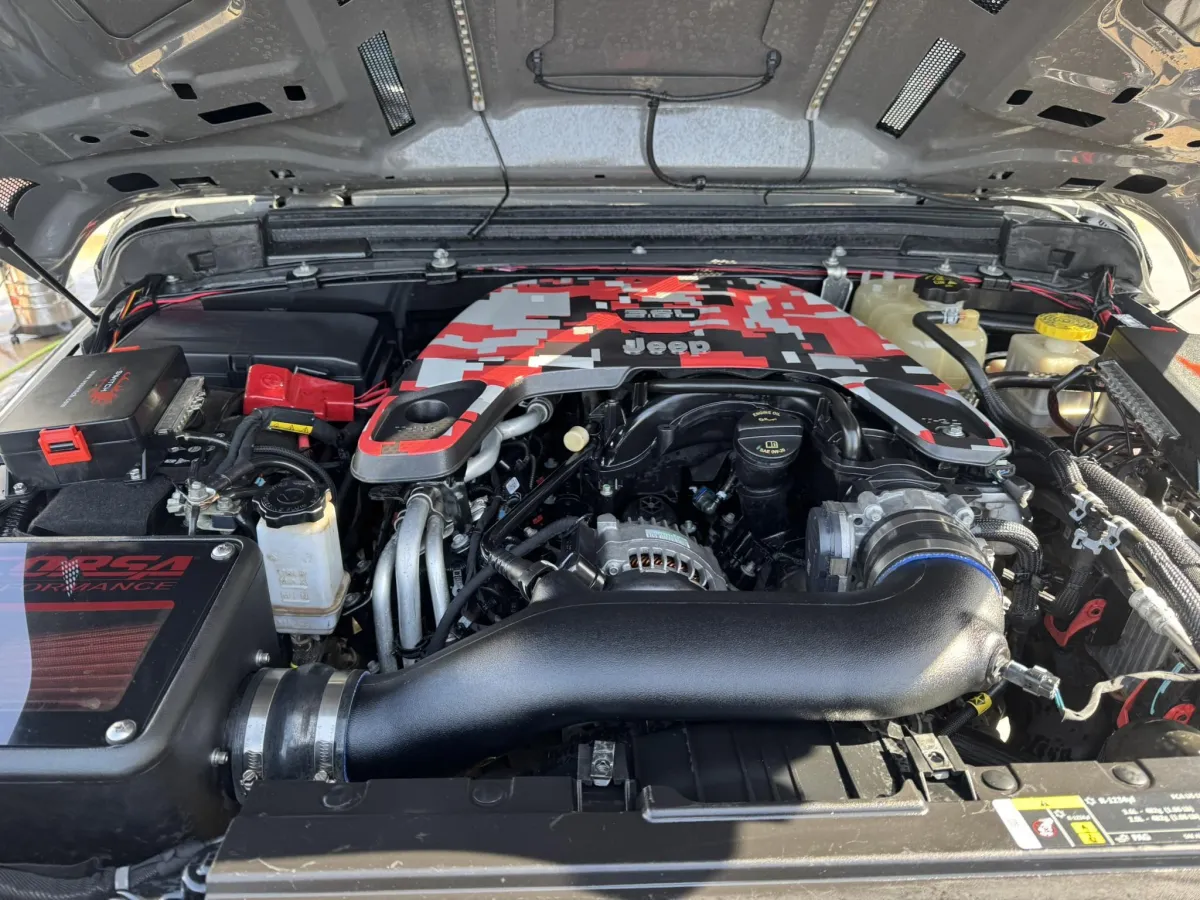 black and brown mercedes benz steering wheel
