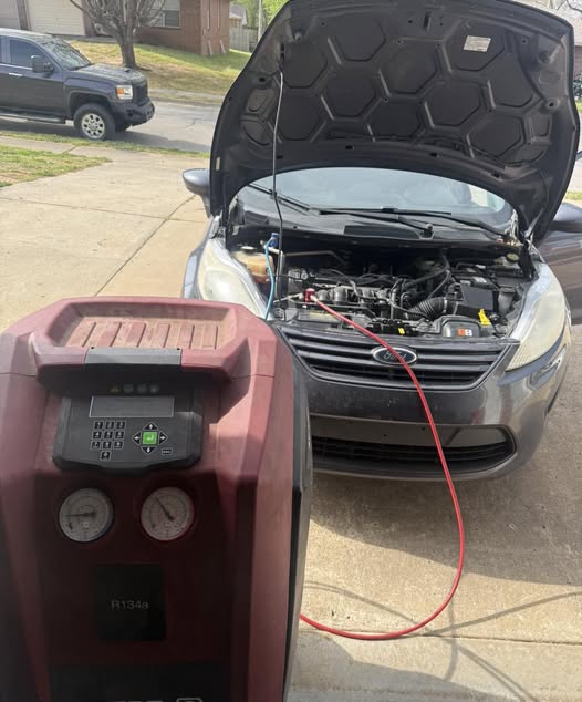 Mobile car A/C diagnostic and refrigerant service by H & H Auto LLC in Northwest Arkansas