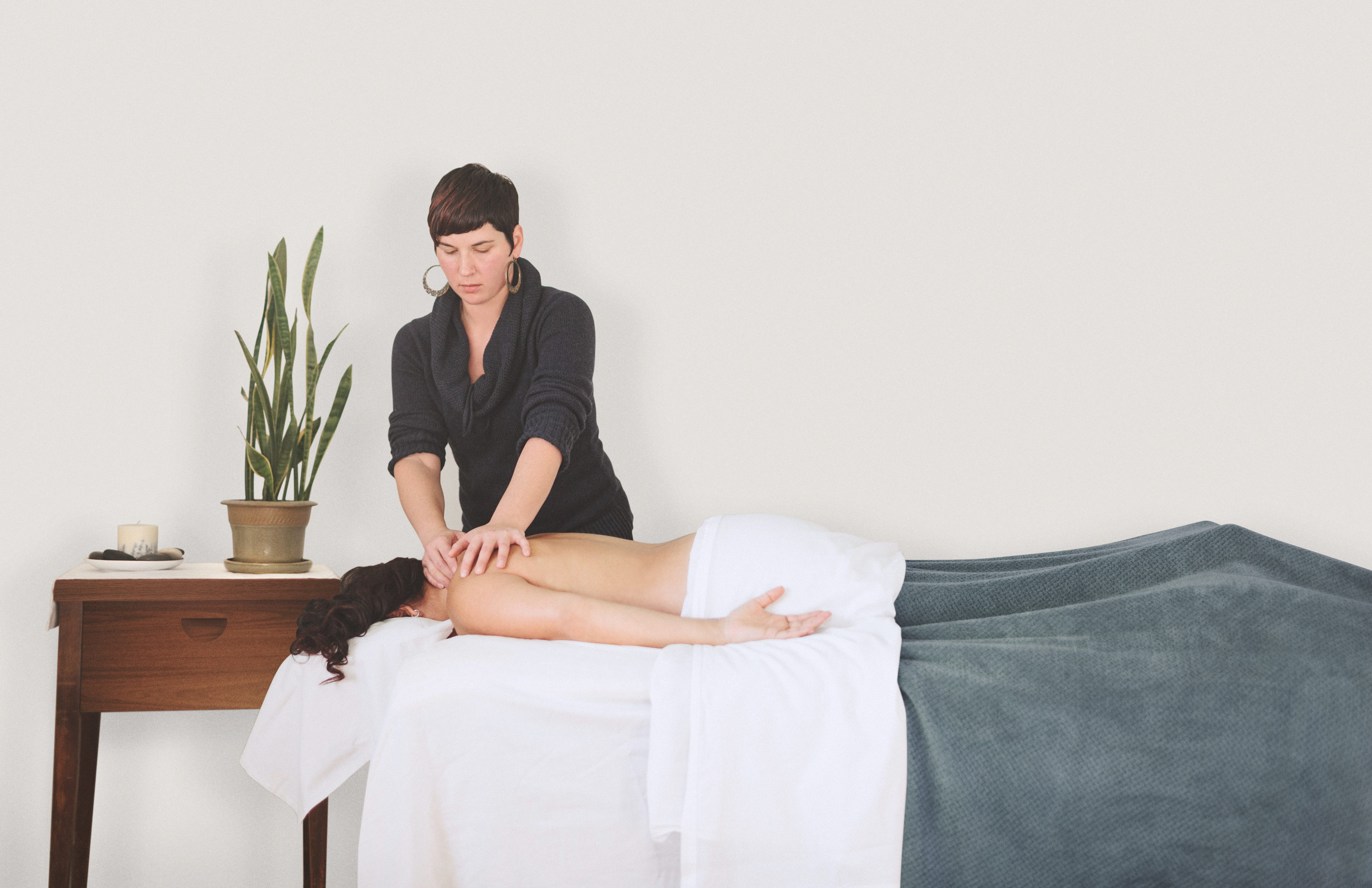 IC or W-2 for Massage Therapists?