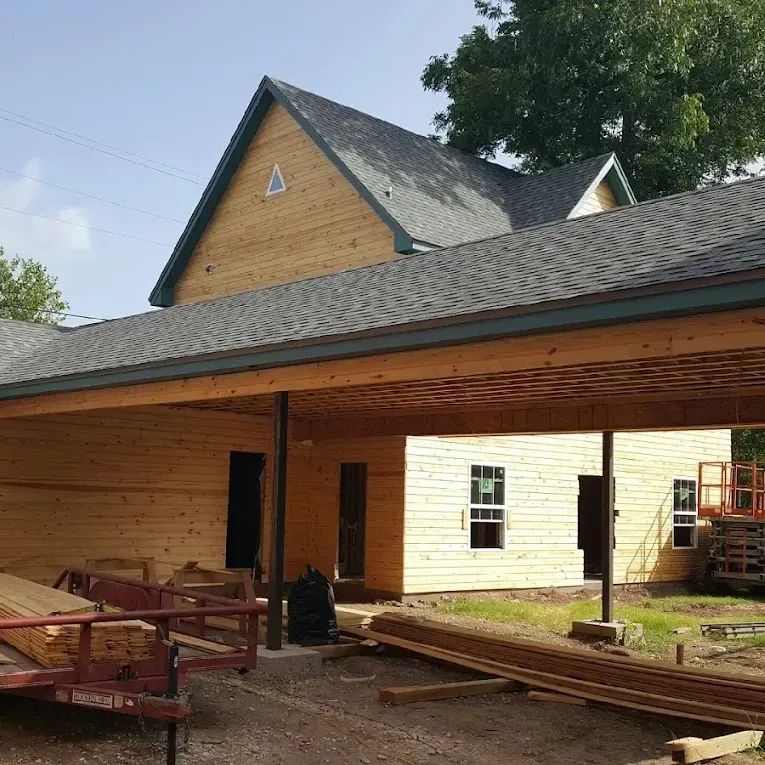 Barndominium build with wood siding