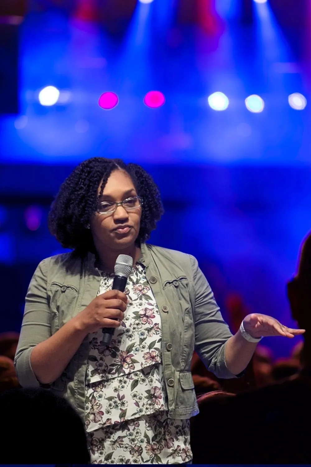 a branch of a tree with white flowers