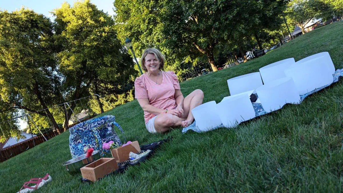 Denise Conde, sound bath