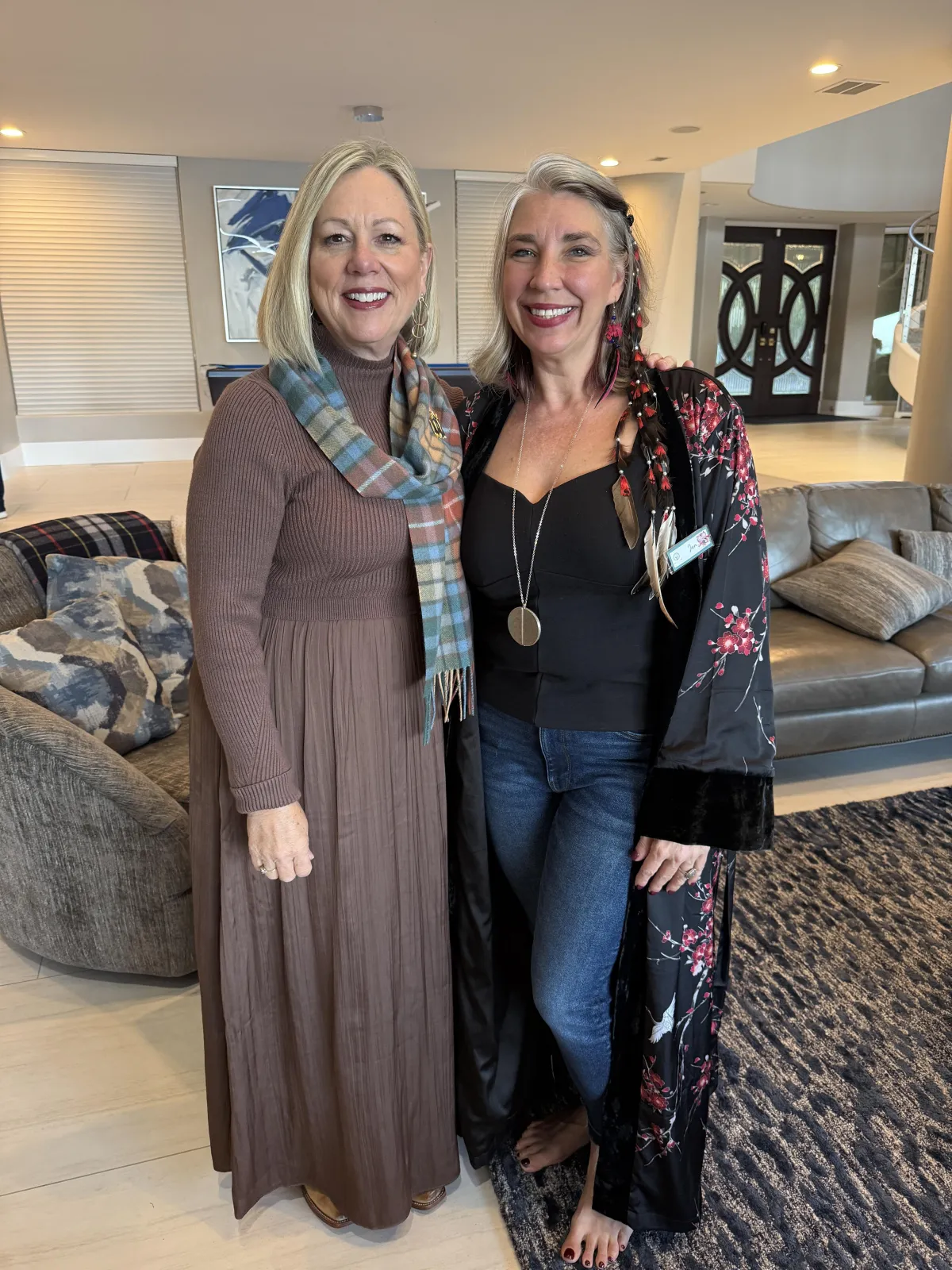Debbie Heiser teaching Universal Laws to entrepreneurs at a Lit Up Year Mastermind session
