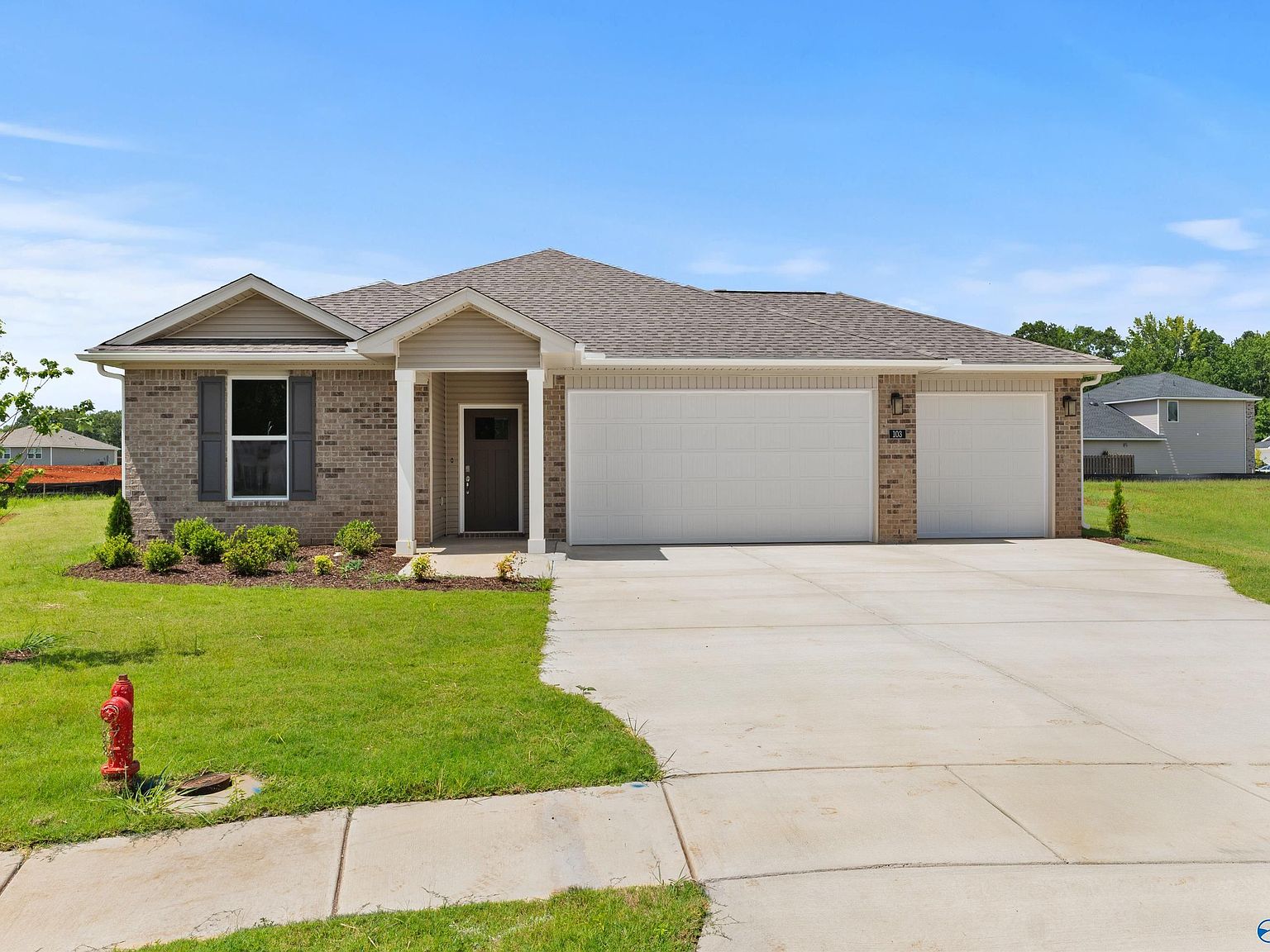 Mobile Concrete builds and installs driveways.