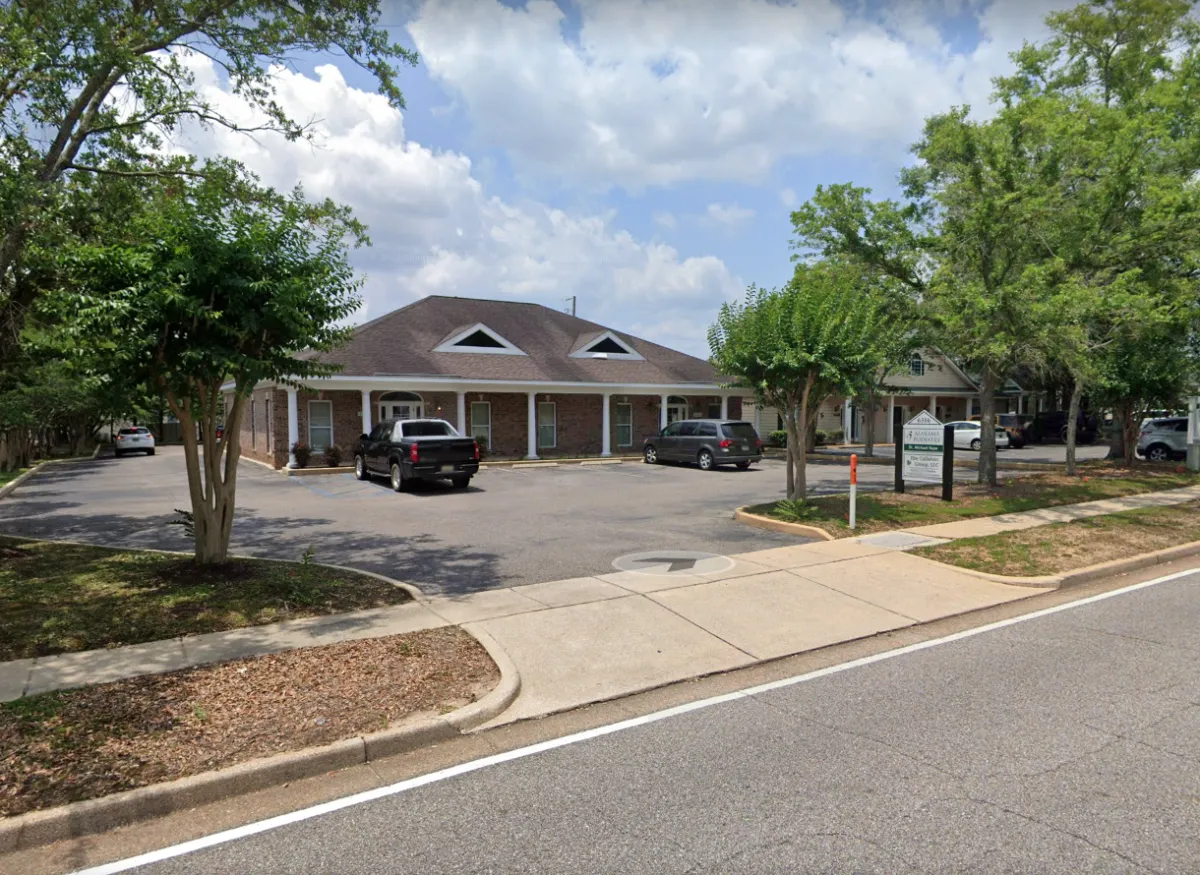 Mobile Concrete builds and installs driveways.