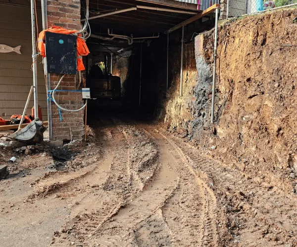 Currumbin Valley Mini Posi-track Hire