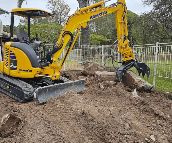 Burleigh Heads Mini Posi-track Hire