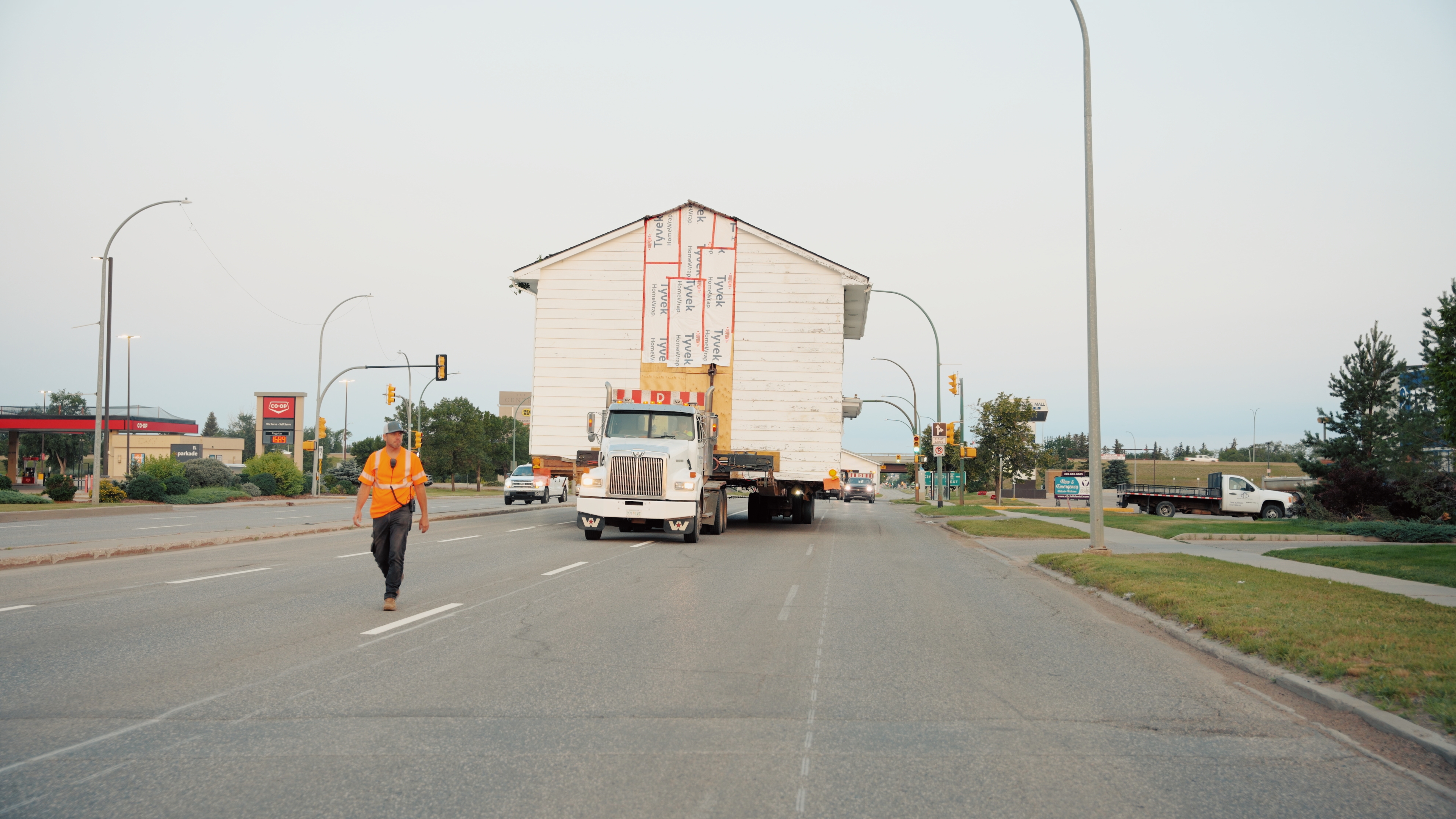 Mantt Building Movers: Greycrest Visuals