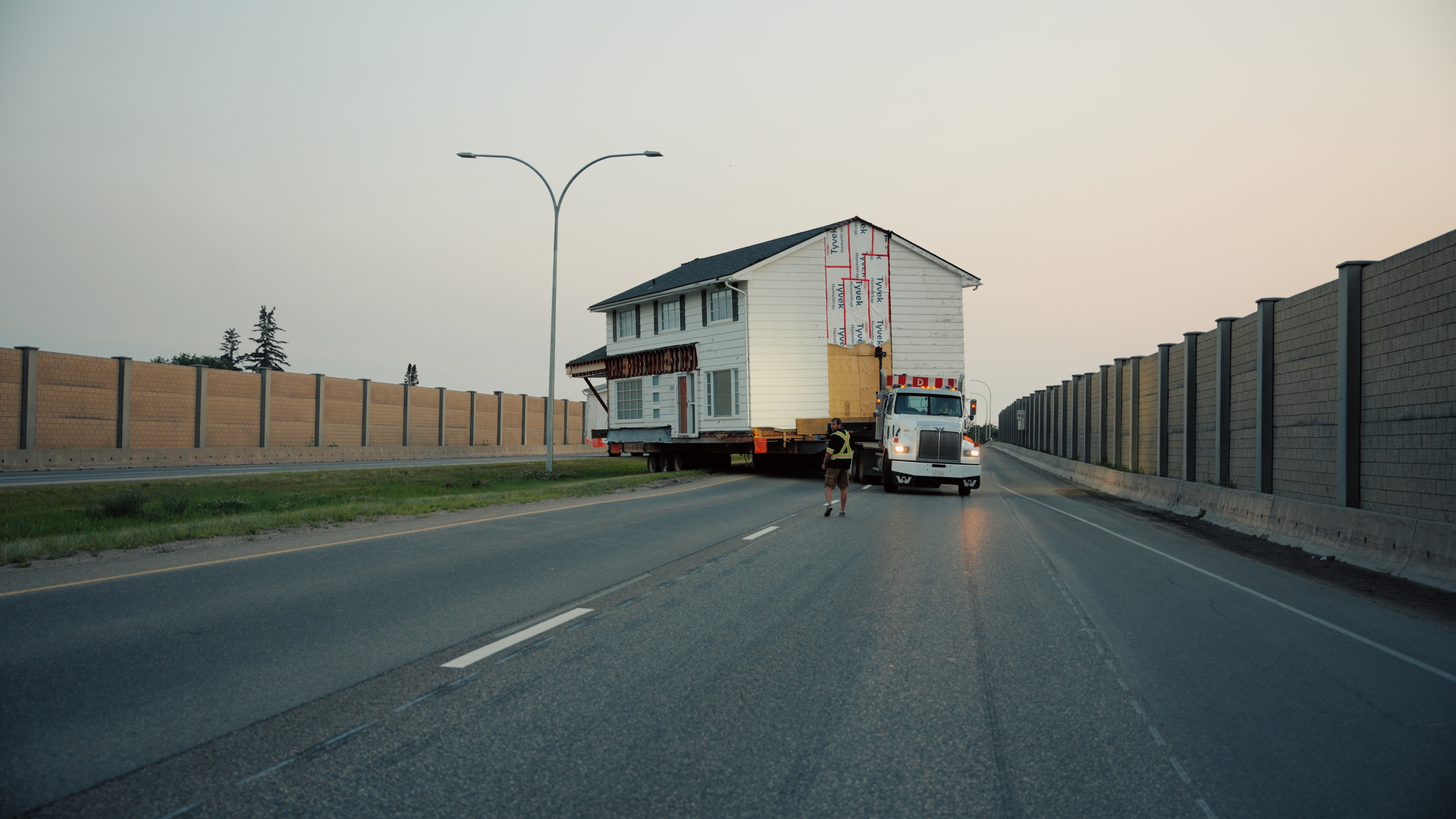Mantt Building Movers: Greycrest Visuals