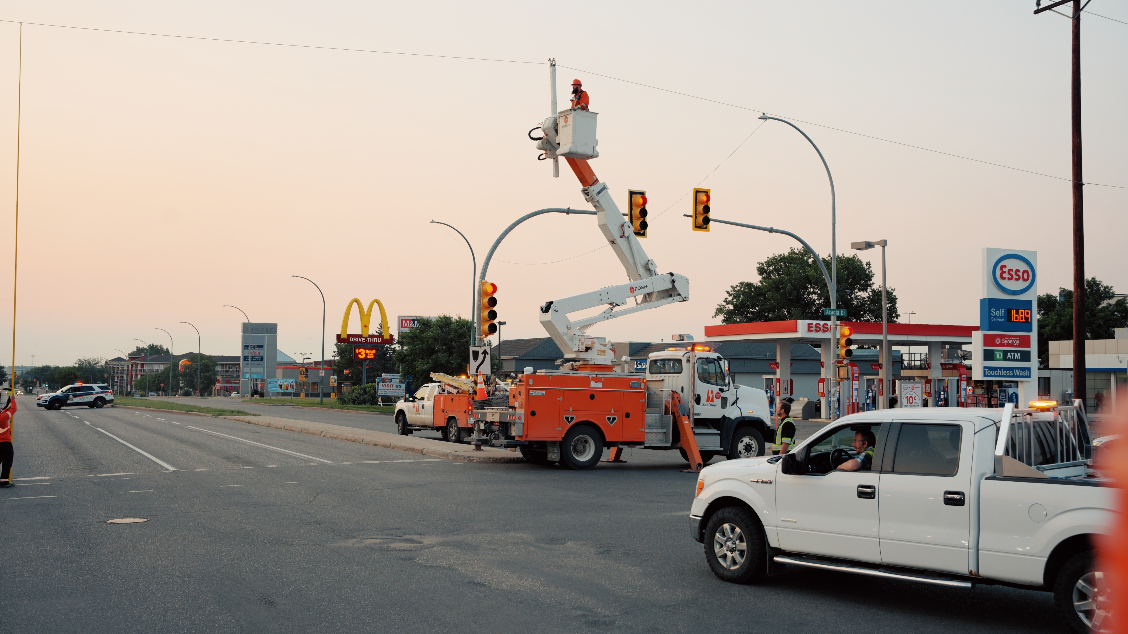 Mantt Building Movers: Greycrest Visuals