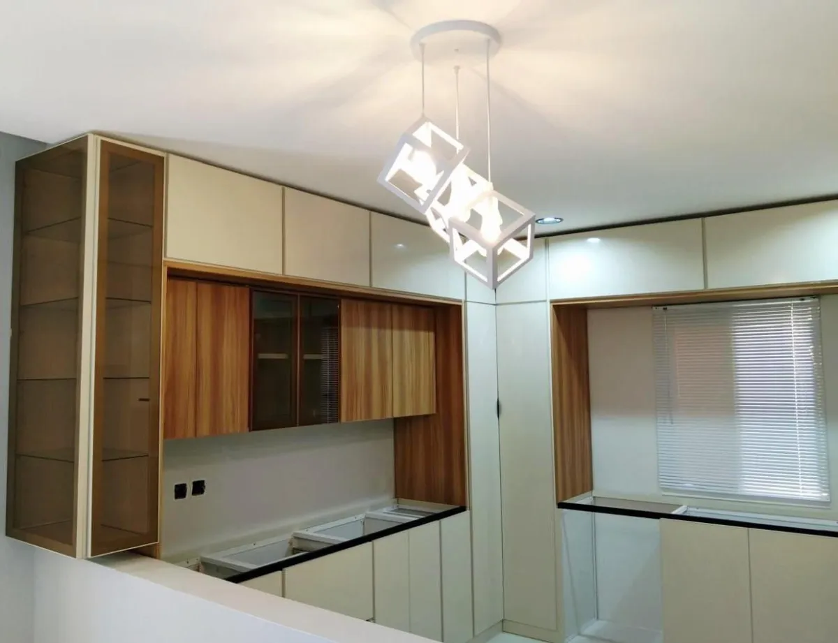 فني مطابخ المنيوم