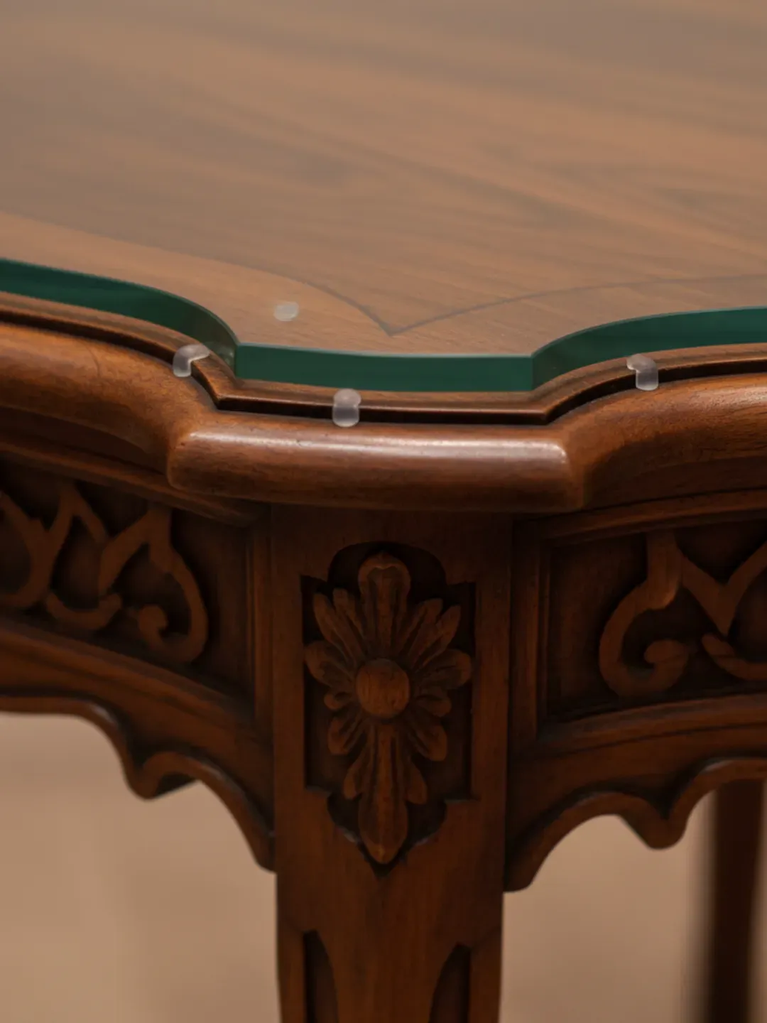 Bevelled edge glass tabletop Hamilton for antique furniture with elegant traditional finish