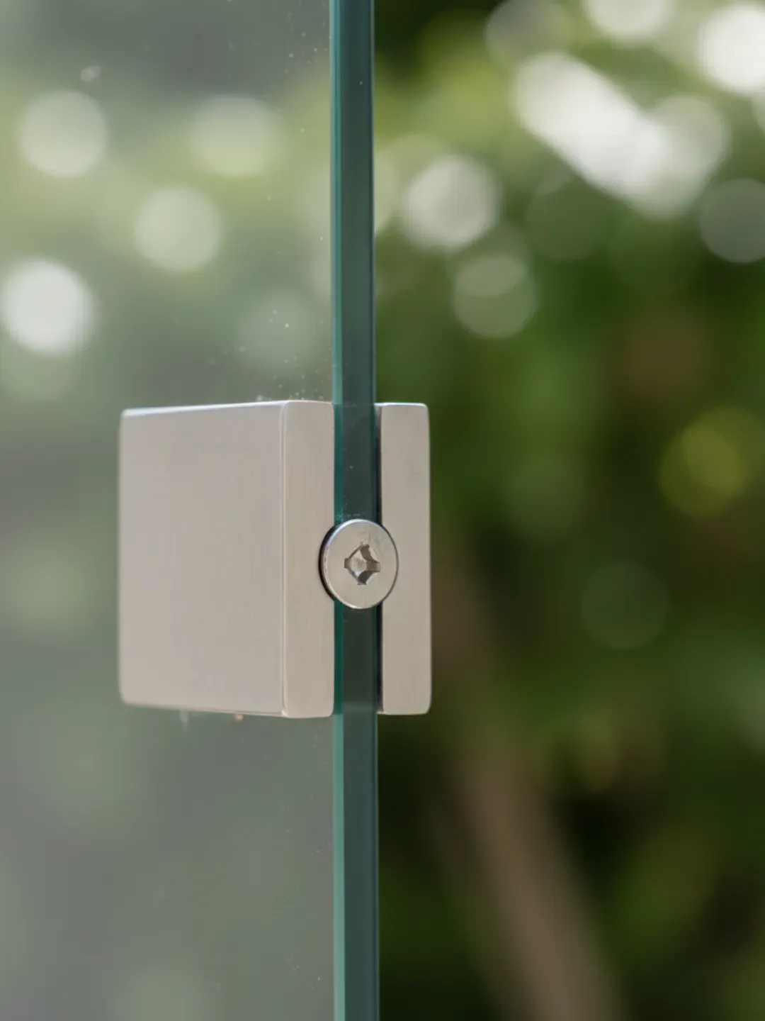 A-frame glass transport rack used for safe delivery through West End streets.