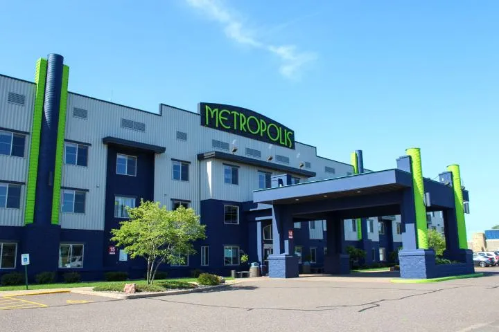 Metropolis Resort hotel front entrance