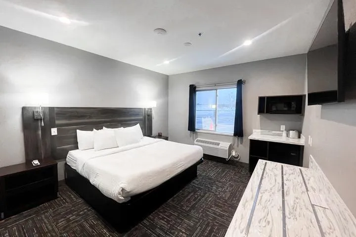 The King Premier Room at Metropolis Resort