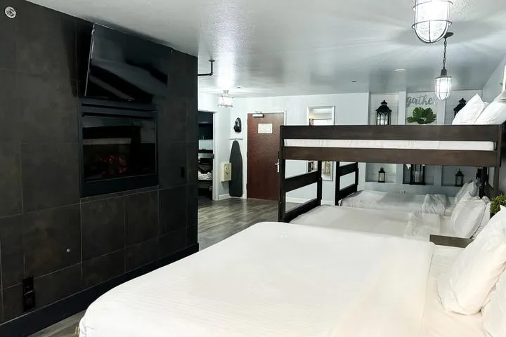 The Magnolia Bunk Room at Metropolis Resort