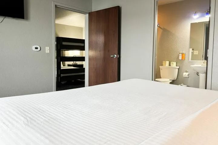 One Bedroom Suite at Metropolis Resort