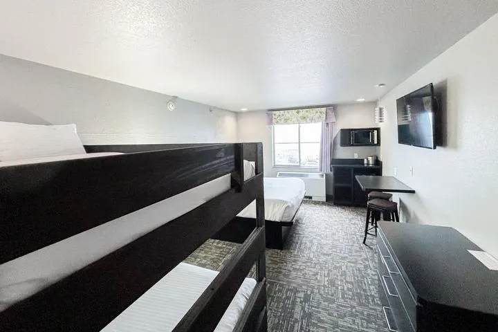 The King Bunk Room at Metropolis Resort