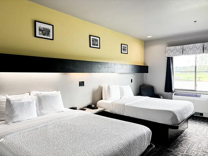 Double Queen Hotel Room at Metropolis Resort
