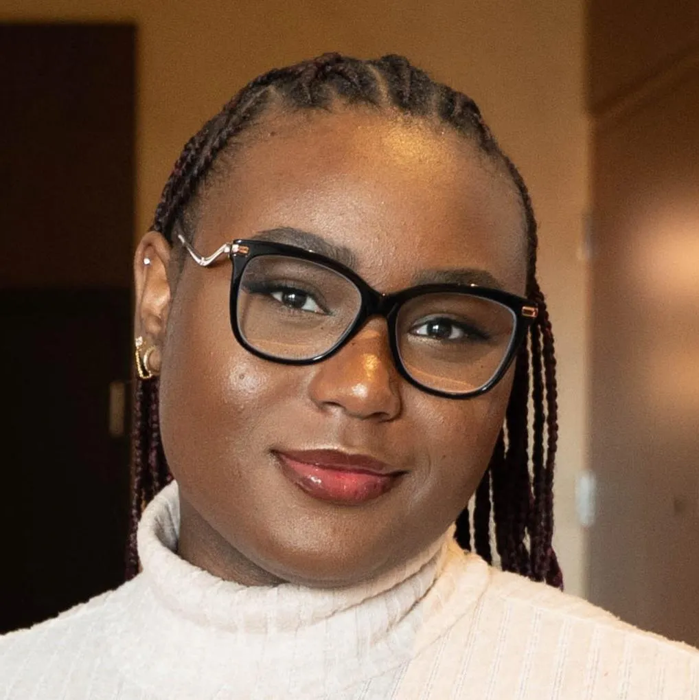 Kemyre maquilleuse professionnelle Canvas Glam portrait