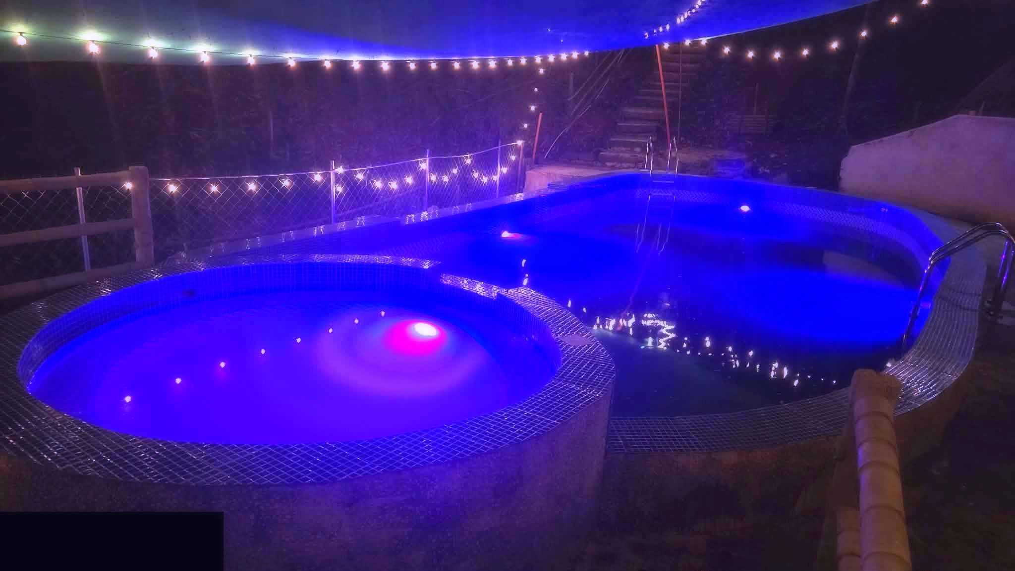 Swimming pool with spa and kiddie pool