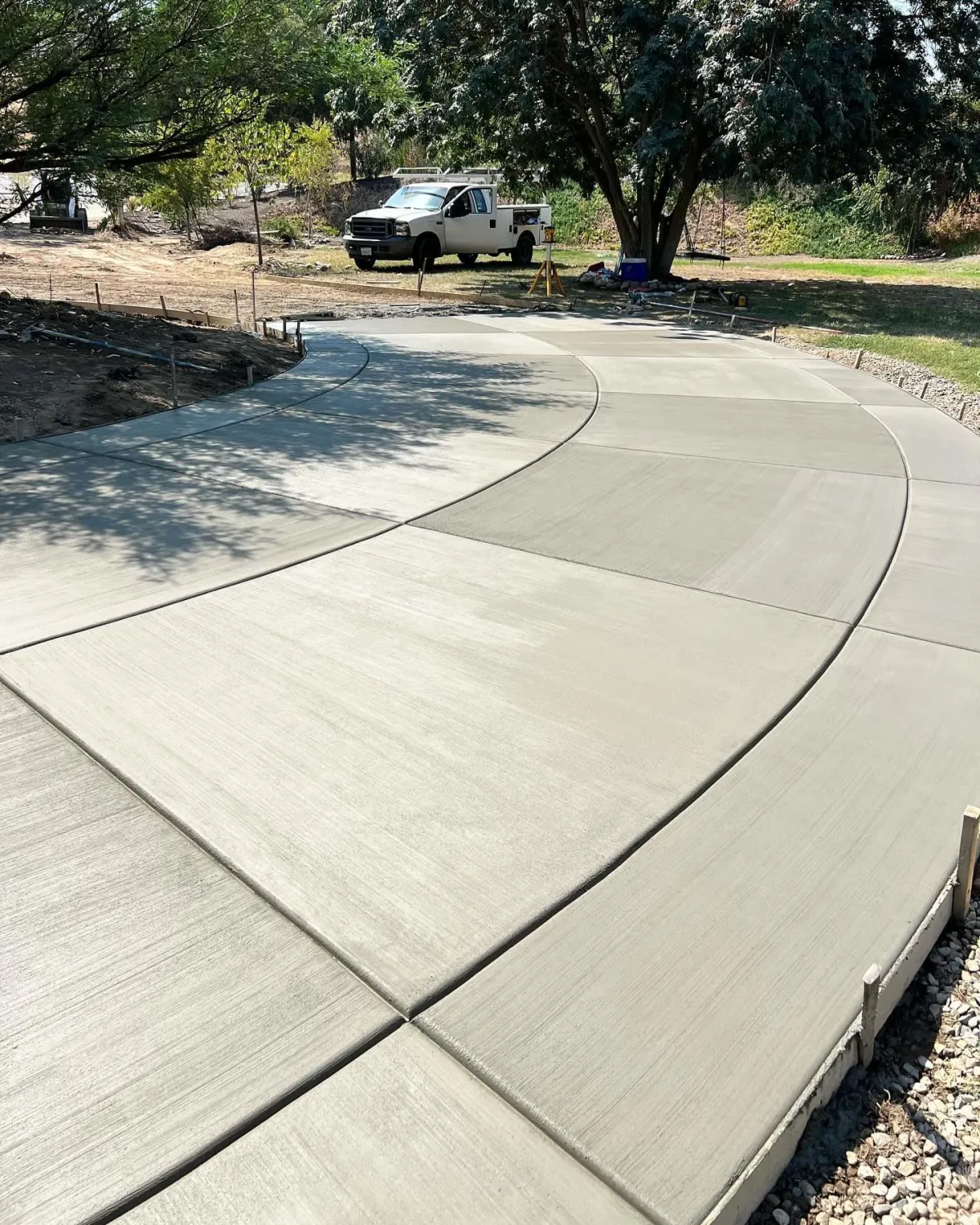 Rio Rancho Concrete levels sidewalks.