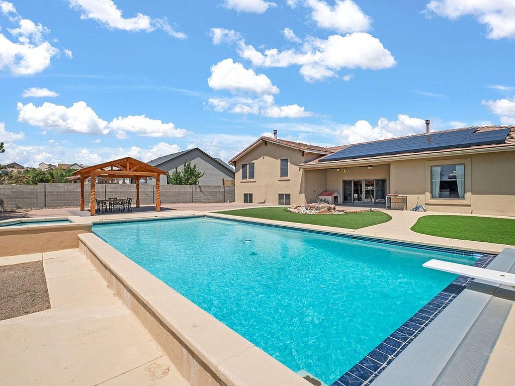 Rio Rancho Concrete builds and installs pool deck.